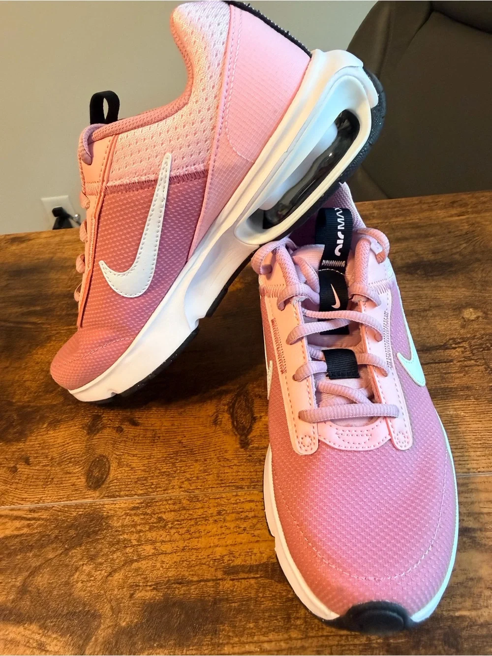 Nike Kids Pink & White Air Cushion Running Sneakers 4.5Y/6W